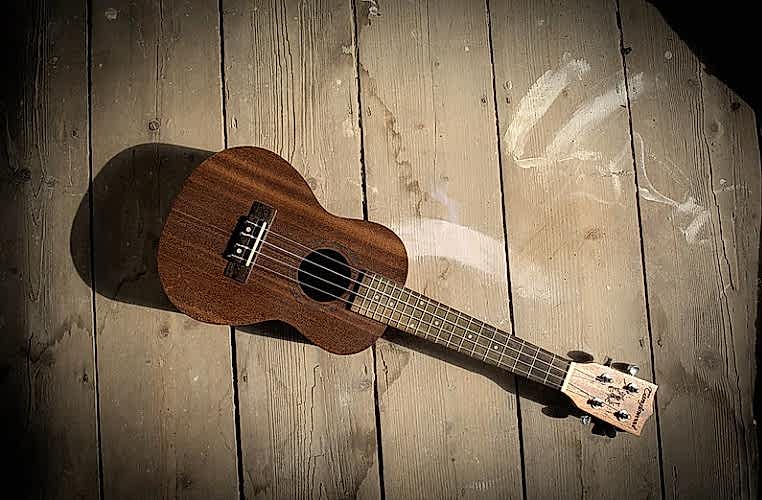 Ukulele Kursu Çocuk ve Yetişkin Ukulele Eğitimi
